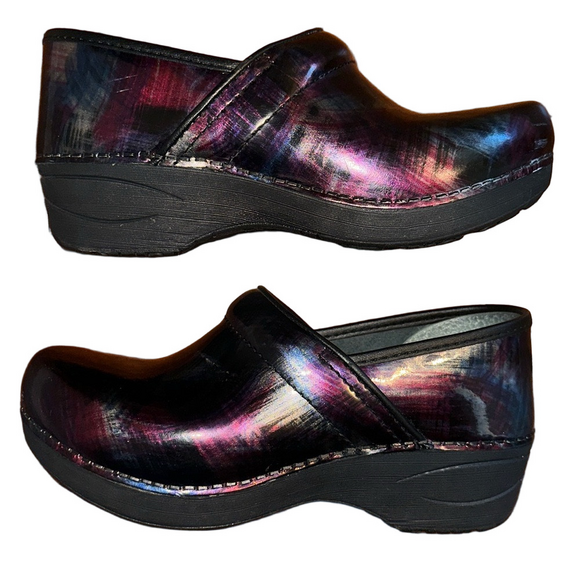 Dansko Shoes - Dansko XP 2.0 Color Sweep Patent Clogs Size 36
( US 6-6.5)